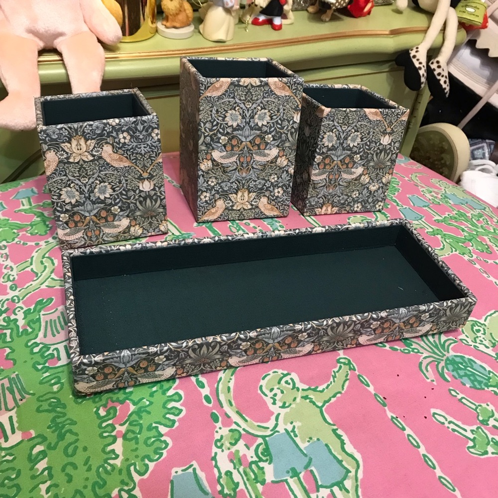 Morris & Co Floral Strawberry Thief multi purpose storage Desk 4 piece Set - Picture 2 of 4
